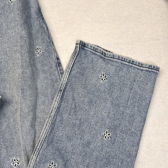 Hollister Daisy Embroidered Jeans Ultra High Rise Light Blue Wash Size 23R - Picture 4 of 8